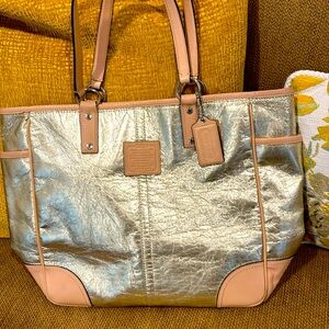 GORGEOUS COACH GOLD TOTE